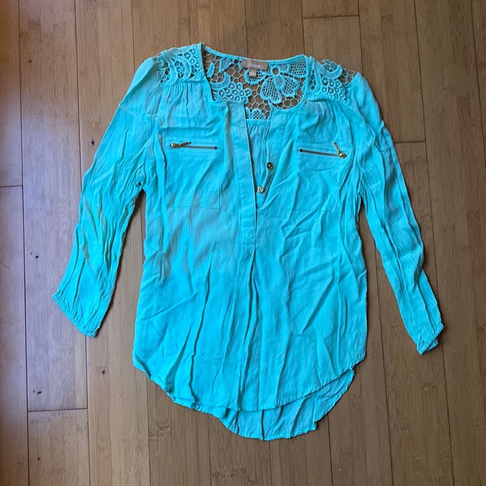 Womens - Mint 1/4 zip blouse - Small